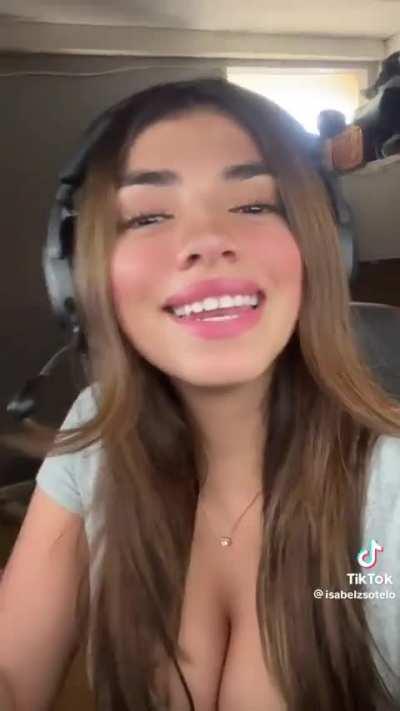 @isabelzsotelo