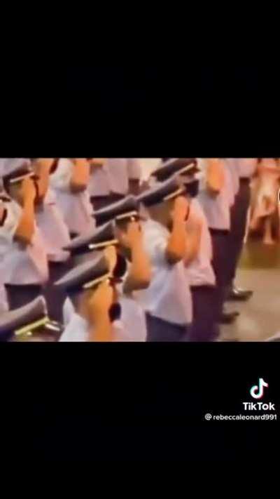 NO HE DID NOT 🙂✋