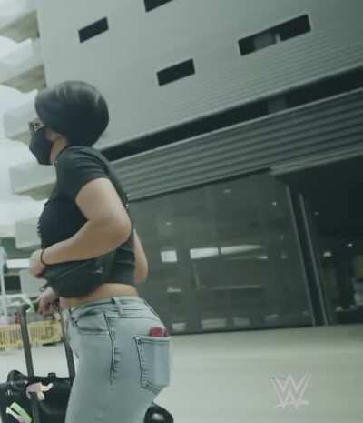 Epic ass in tight jeans 🥰