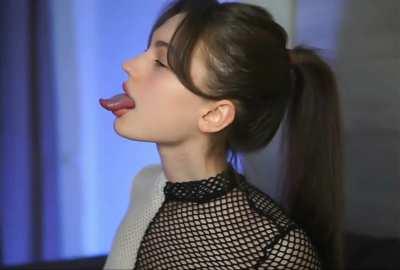 Please, PLEASE, tell me who she is.