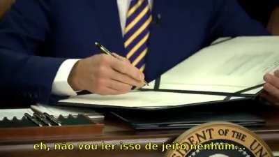 Pai ausente assinando boletim