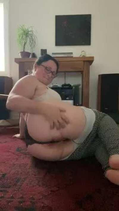 Get your cock ready ! I'll make sure it's hard and throbbing for me!