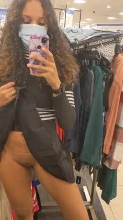 All these horny men at the mall have no idea