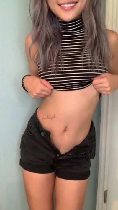 Stripes look pretty good on me