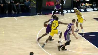 [Highlight] Harrison Barnes baptizes Nesmith