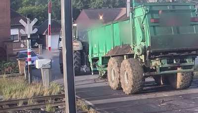 Train crashes into tractor trailer