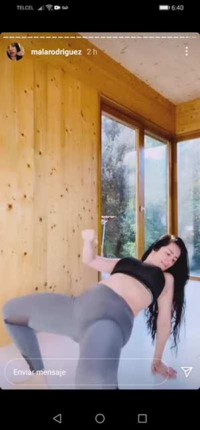 Que rica forma de mover la vagina🤤🙏🏻