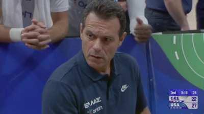 [Highlight] Greek Head Coach Dimitrios Itoudis voices his displeasure during a team timeout