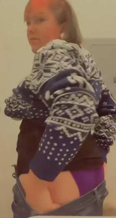 Showing off after a long day 🤫 OF link in comments