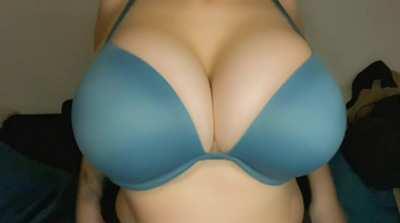 Any volunteers to tityfuck these naturals ?