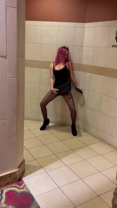 I may have gotten a little wild at the casino 😆 [gif]