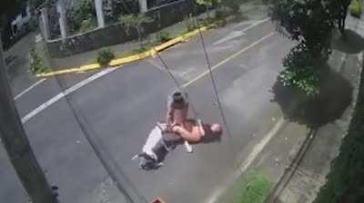 Man saves girl from Pitbull attack using a chokehold