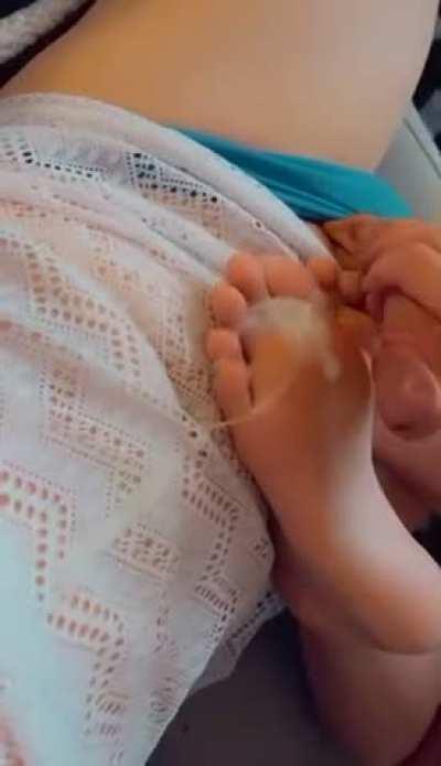 You can cum on my soles if you dress up 😘