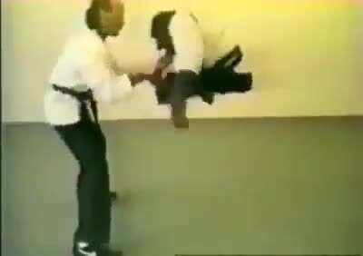 Me training to beet up kevin cuse I hate him 😡😡😡😡🤬🤬🤬 last time you call me dum