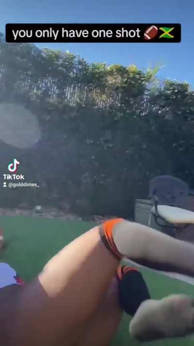 You can only pick one 🍑🇯🇲