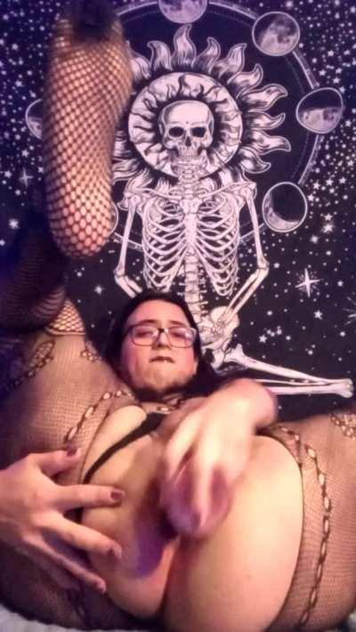 Having an assgasm and moaning like a little sissy slut 🥵