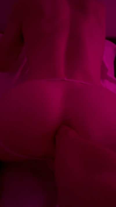 Taking my very first fist 🤤