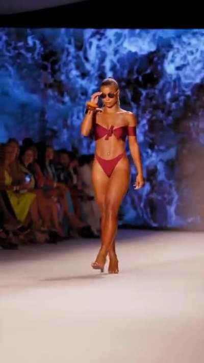 BFYNE Fashion Runway 😍