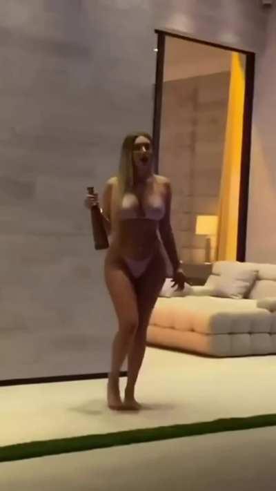 Kylie Jenner & Anastasia Karanikolaou