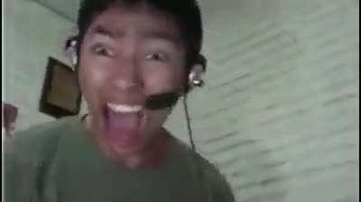 Antes publicar esto acabo de ver cómo le quitaban larvas a un perro