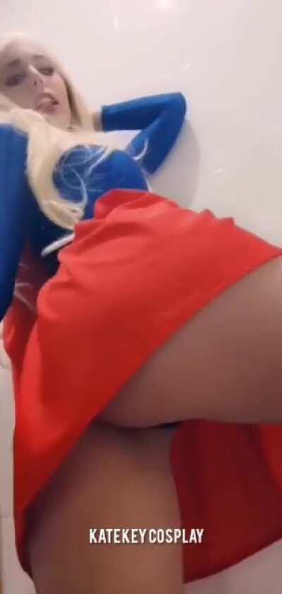 Supergirl Doing Hoe things! :3 By Kate Key (self)