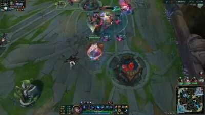 ADC Season 11 Kraken Slayer Vs Tank .... Useless Item