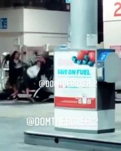 Good samaritan comes to aid of a man being assaulted by three women