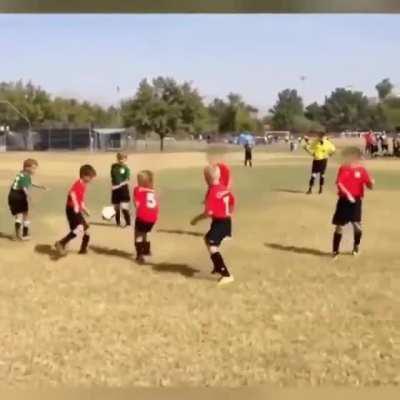 Cristiano the Young, fights foes with his sacred Ballon d'Or weapon