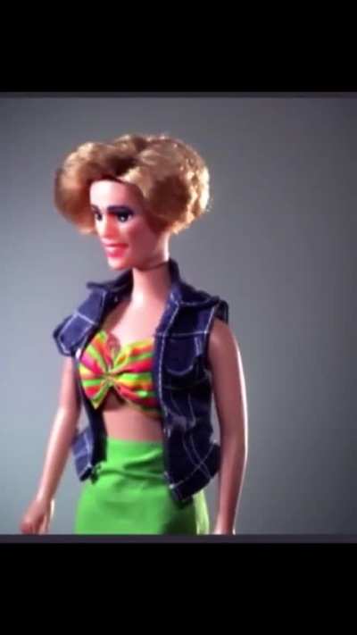 Que comercial é esse cara 😭😭😭😭