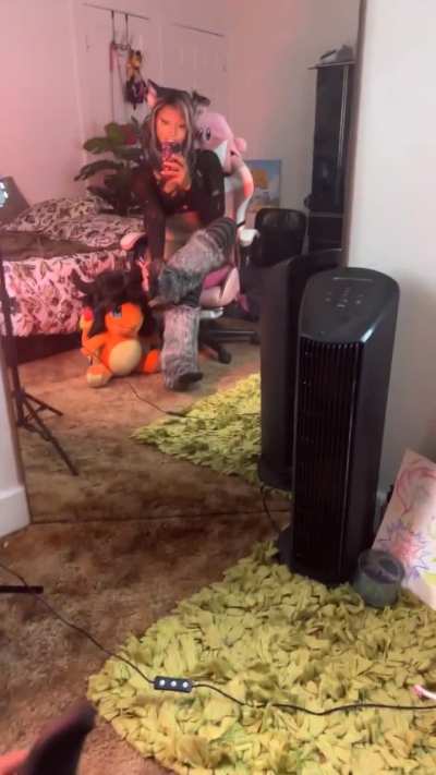 Can you please rub my paws?