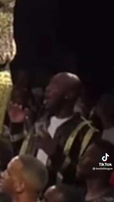 Me (twitch) and cuumi trying to gank mid but getting exposed by lee shit Q instead.