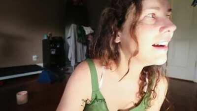 Crackling Crispy Crunchy ASMR (I'm hoping for trigger requests, if you have any asmr requests pls put them in the comments)