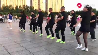 My Superstitious Brain (Stevie Wonder / Cypress Hill / Run-DMC / The Beastie Boys) - [4:00] An 888sentz mashup