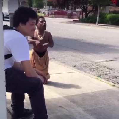 Грозный какой, а штанишки спадают