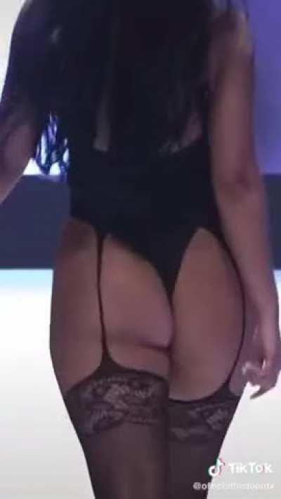 [reddit please send me whatever you want and I must jerk to it you can also control how I cum