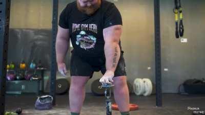 Pro strong man grip vs. Pro rock climber grip