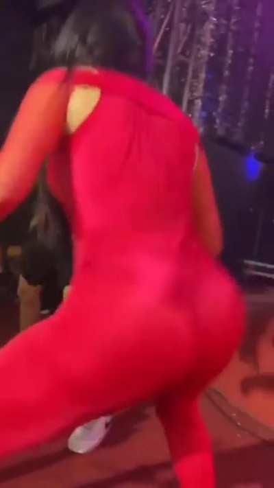 Taina Costa raba gostosa