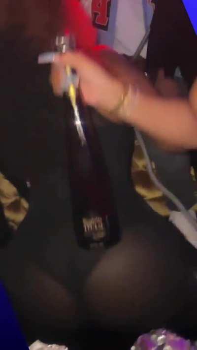 Kashy Twerking at party