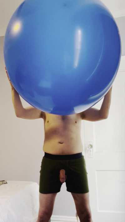 Moaning with my huge balloon until I explode! 😮