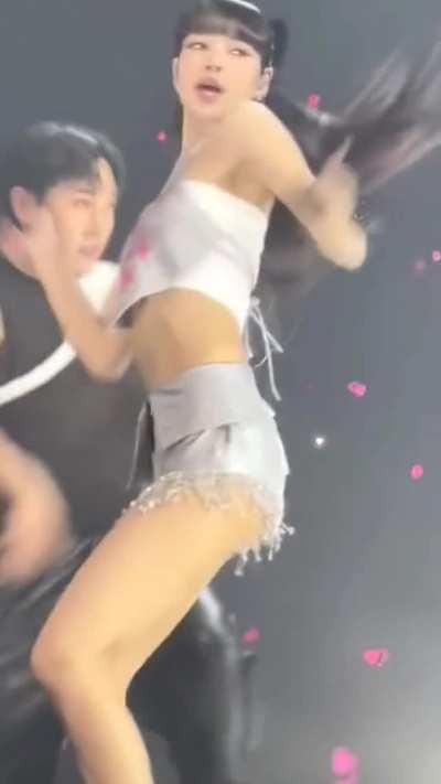 Lisa's yummy buttcheeks 😋 💦