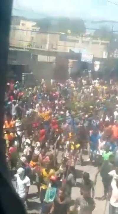 there's currently massive protests in the capital of Haiti demanding that the US backed government leave. and no surprise the western media is giving no attention to this. let's change that.