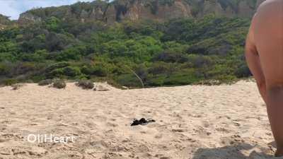 Would you like to play beach rackets with me? So happy with all the feedback that I receive here on Reddit! ❤️ To more of this, use my HUGE 2022 SALES on Onlyfans ❤️