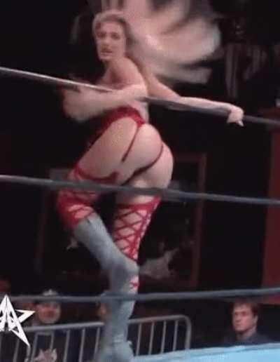 Scarlett teasing