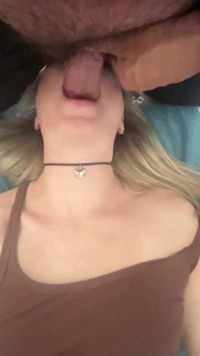 So happy when my throat is being used 😊