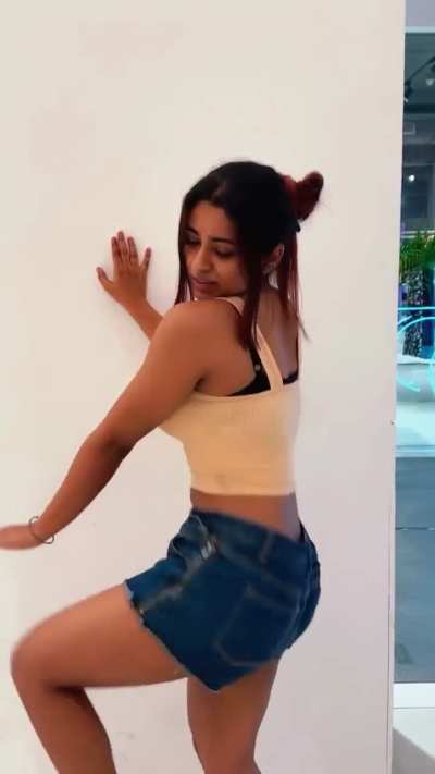 Suhuuu 🍑 shakes 🤤