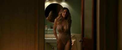 Sydney in 'The Voyeur' Enhanced