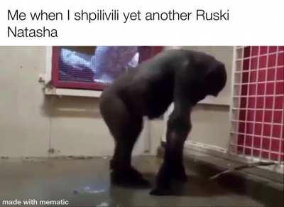 👱🏻‍♀️🍌🦍