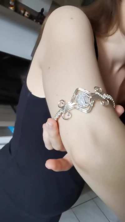 I made an elven tree armband with a moonstone and wire.