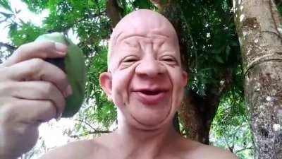 [Unknown>English] I have zero idea what hes saying. Someone sent this to me so i need a translation.