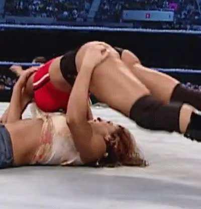 Torrie Wilson‘s massive jiggle